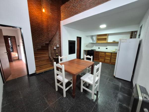 A la foto es mostra l'objecte Alquileres La Plata 61 n 2 situat a la ciutat de La Plata.