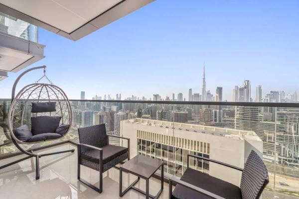 Elegant 1BR with Panoramic Views on Burj Khalifa, Dubai