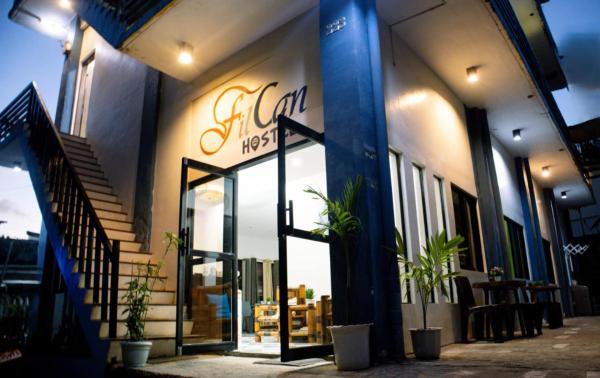 A la foto es mostra l'objecte Fil-Can Hostel Coron situat a la ciutat de Coron.