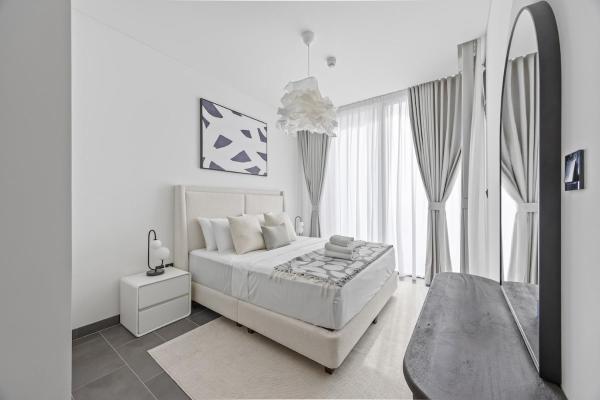 Luxury 1br Apartment Near Burj Khalifa Skyline Pool View - Dubai