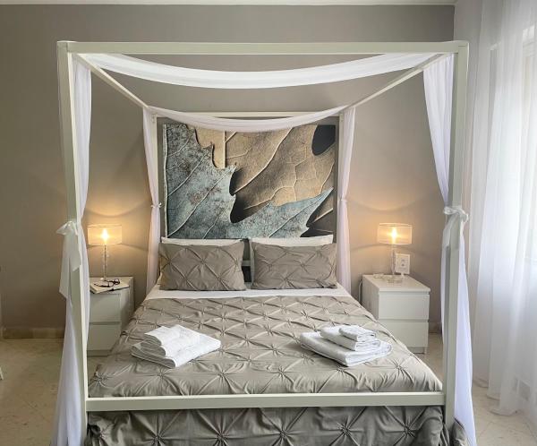 På billedet ses objektet Al Politeama Rooms B&B beliggende i byen Palermo.