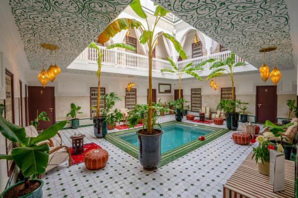 A la foto es mostra l'objecte Riad les palmiers de la medina situat a la ciutat de Marràqueix.