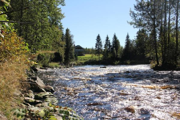 The photo shows the Keskikosken Lomamökit located in the city of Jyrkkä.