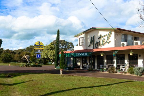 The photo shows the Bandicoot Motor Inn Hamilton located in the city of Hamilton.