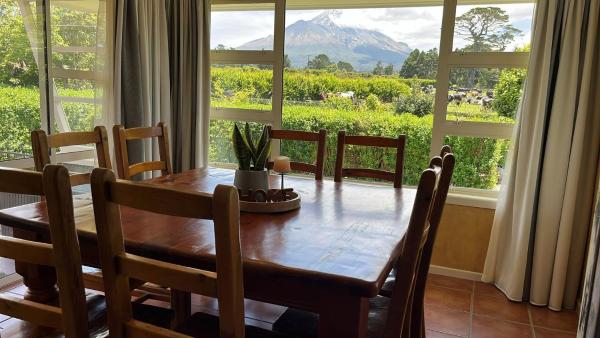 Mount Taranaki Basecamp 4br Farmhouse & Games Room - Eltham