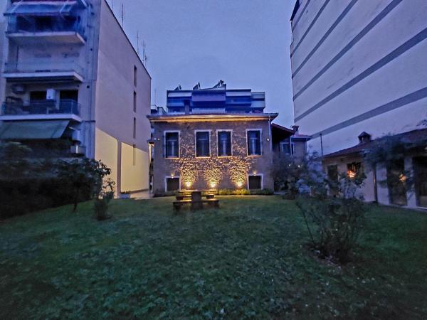 A la foto es mostra l'objecte Λίθινο Ληθαίου situat a la ciutat de Tríkala.