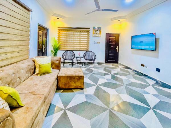 A la foto es mostra l'objecte Caro Spacious Apartment for leisure stay situat a la ciutat de Accra.