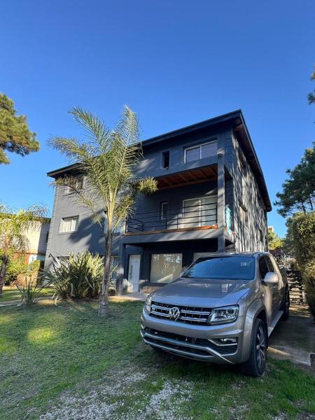 A la foto es mostra l'objecte Alquilo departamento de 3 ambientes situat a la ciutat de Pinamar.