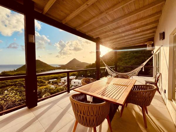 Фотография 3: Sunset Sol - 3 Bedroom Breathtaking Ocean Views near Hermitage Bay