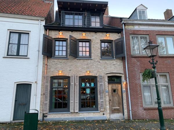 The photo shows the Luxe kamer centrum Sluis located in the city of Sluis.
