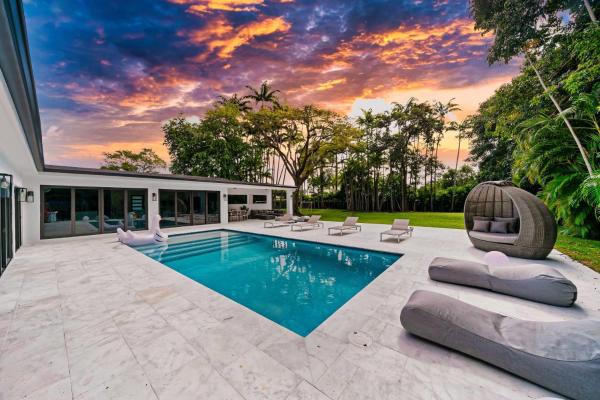 Two Neighboring Villas In The Heart Of Miami - Miami