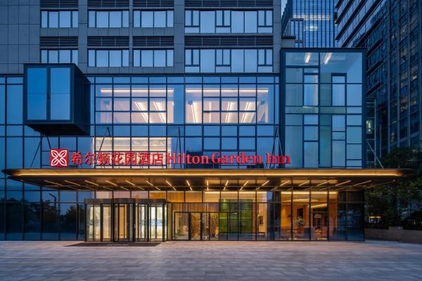 Auf dem Foto ist das Objekt Hilton Garden Inn Shenzhen Pingshan Chaoshang Plaza in der Stadt Maluan zu sehen.