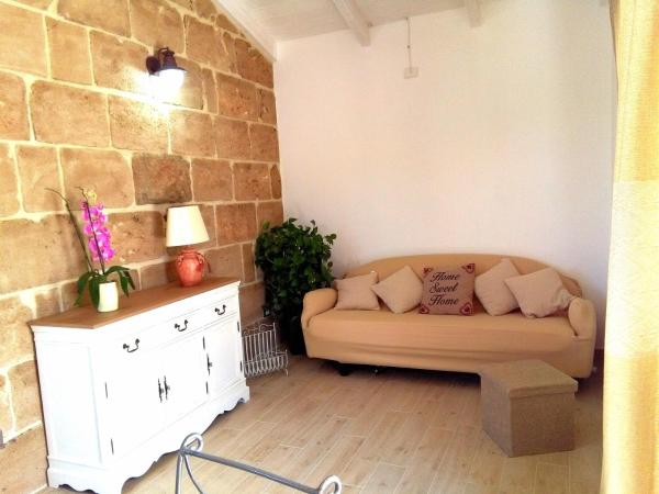 写真にはアルゲーロ市にあるLa Casetta Holiday Homeが写っています。