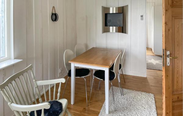 Stunning Home In Vingåker With Lake View - Västmanlands län