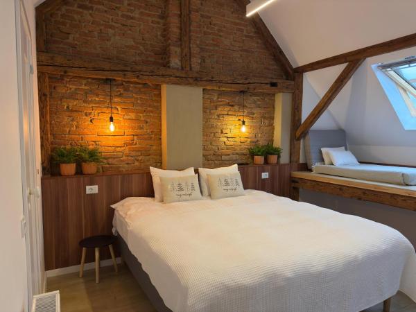 Altstadt Inn - Brașov