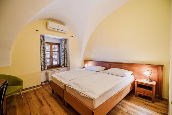 Standard Twin Room — 19 m² - Bed & Breakfast Šilak
