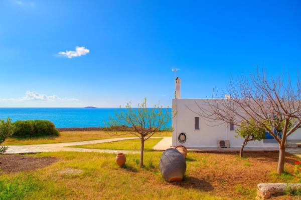 Aroura Homes 4br Beachfront Villa