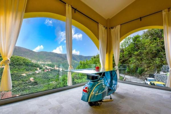 A la foto es mostra l'objecte Vespa Apartments situat a la ciutat de Moneglia.