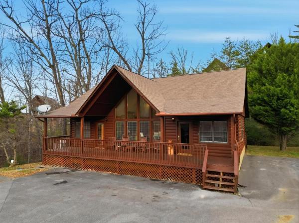 The photo shows the Sun-Sational View #245 located in the city of Sevierville.