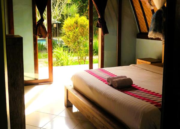 Apit Lawang Penida - Bali