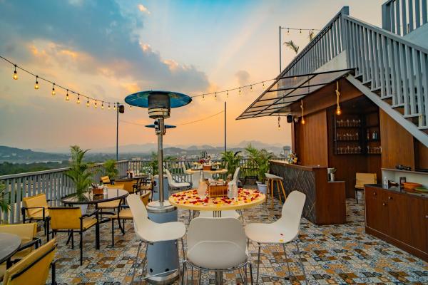Maya's Manor - A Lake View Hotel - Udaipur