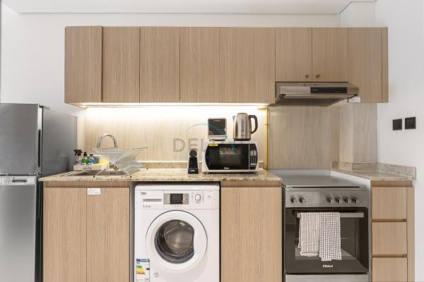 Photo 2 : Studio with Seamless Mall Access, Steps from the Bus Stop, Binghatti Stars, Dubai Silicon Oasis by Deluxe Holiday Homes