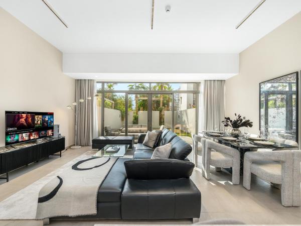 A la foto es mostra l'objecte LUX 4BD Villa, PS5, Minutes from Golf & Downtown situat a la ciutat de Dubai.