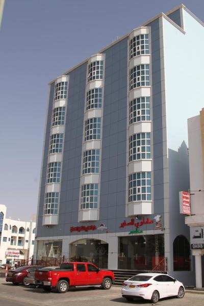 Na fotografii je vidět objekt Dar Al Khaleej Hotel Apartments nacházející se ve městě Wādiyayn.