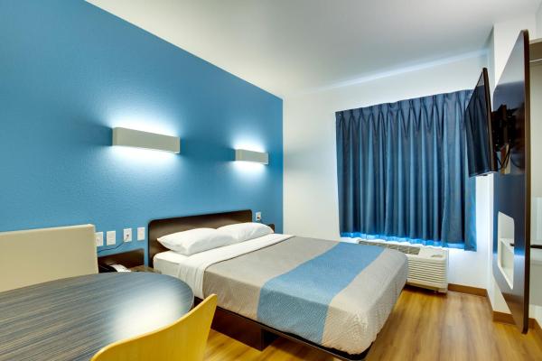 A la foto es mostra l'objecte Motel 6 Poplar Bluff, MO situat a la ciutat de Poplar Bluff.