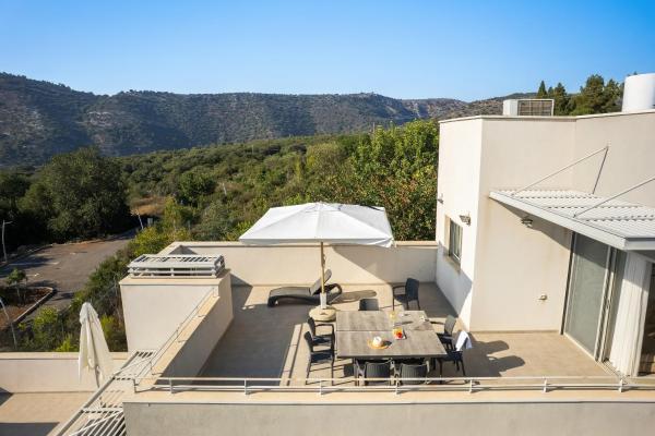 Suite com Varanda — 140 m² - Keshet Eilon - Suites and Villas