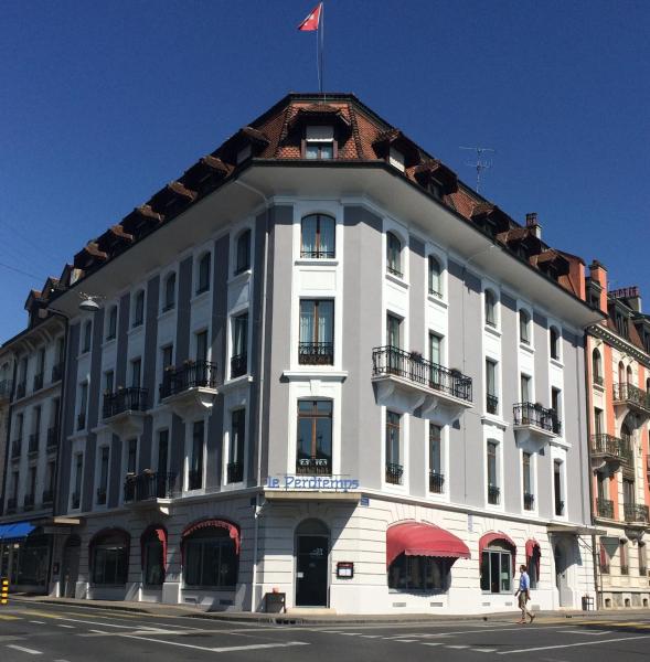 Na zdjęciu widoczny jest obiekt Hôtel des Alpes położony w mieście Grens.