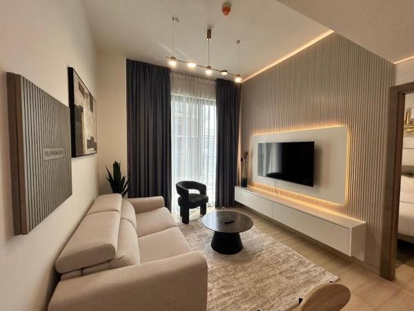 Chic 1bhk Smart Apartment, Near Circle Mall - Dubaï