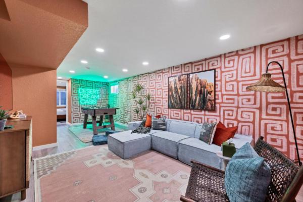 Game Room, Cinema & Fire Pit Backyard - Thornton, CO