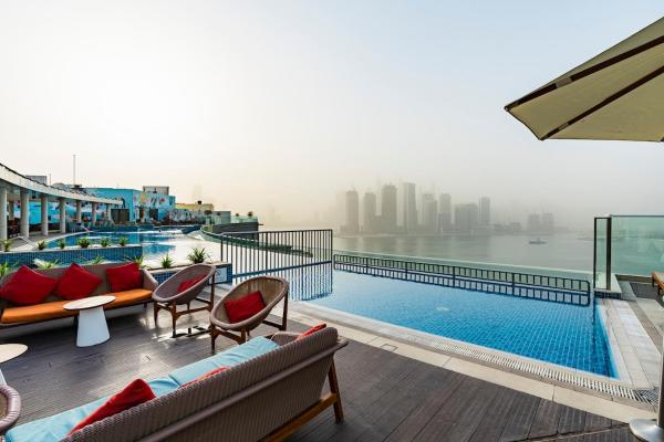 På billedet ses objektet Stylish 1-BR Beachfront Apt on SEVEN PALM Dubai beliggende i byen Dubai.