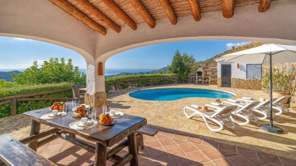A la foto es mostra l'objecte Finca Algarabia Competa by Ruralidays situat a la ciutat de Cómpeta.