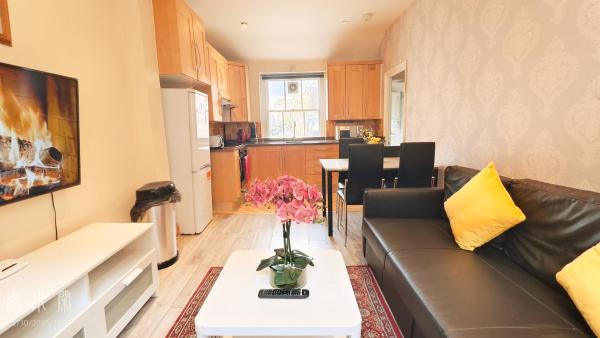 Zdjęcie 2: Flat 2, 6 Tauton Mews in Marylebone