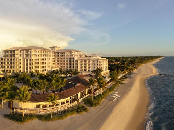 照片显示了位于Naples市的Naples Beach Club, A Four Seasons Resort物件。