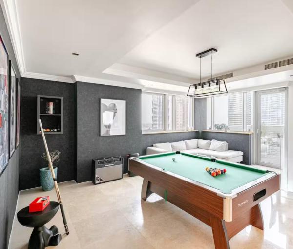På billedet ses objektet DT Penthouse • 250sqm • Billiards • Terrace & Pool beliggende i byen Dubai.