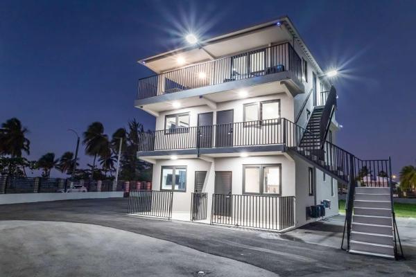 Fully Renovated Beachfront Family Building 2 6 Beds 4 Baths Ocean Views & Terrace - Dorado