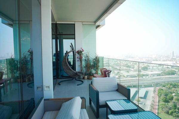 På billedet ses objektet Luxurious 3 BR Apt in Park Gate Residences beliggende i byen Dubai.