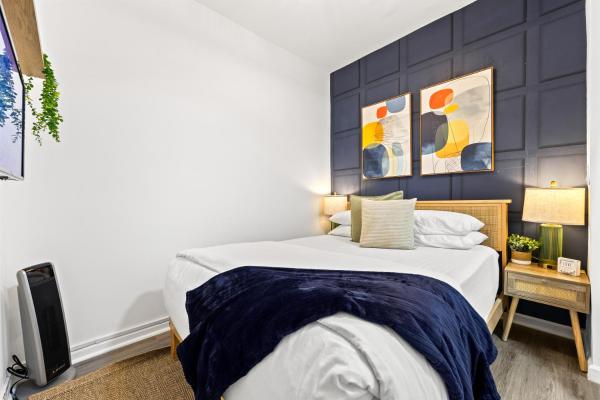 Sleek 2BR - Walking distance to Times Square, New York