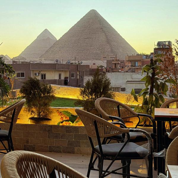 Nella foto è visibile l'oggetto Z pyramids view situato nella città di Il Cairo.