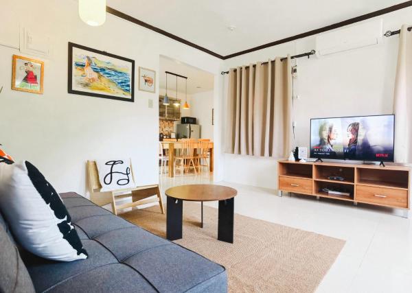 Ixa Camella Gated Townhouse Fast Wifi Pool & 10 Mins Airport - Puerto Princesa