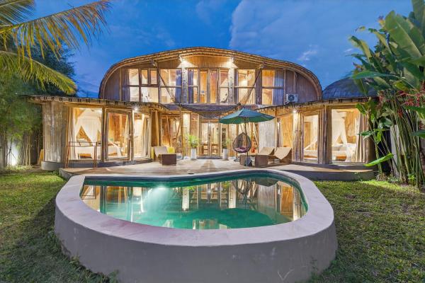 Noon Eco Bamboo Villas Getaway In Canggu - Bali