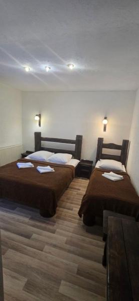 Habitació Triple amb Terrassa — 21 m² - Готель RIVER HILL