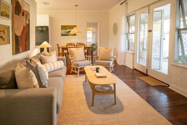 Charming Oasis Steps From The Beach - Mandurah