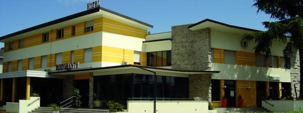 På billedet ses objektet Hotel Mirella e Ristorante Bar Don Bacco beliggende i byen Orsago.