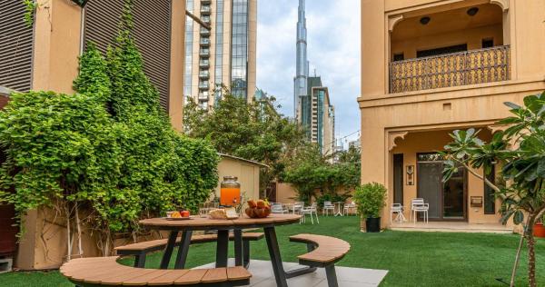 A la foto es mostra l'objecte Downtown 2BHK Burj View & Private Garden situat a la ciutat de Dubai.