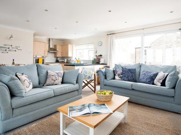 Foto 4: 3 Bed in Seahouses oc-cn079