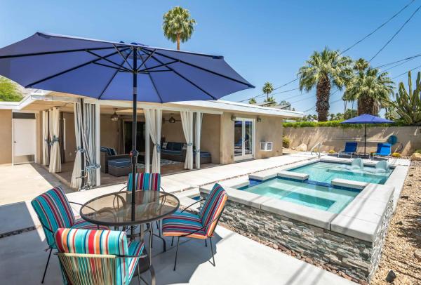 Desert Haven Hideaway - Palm Springs, CA